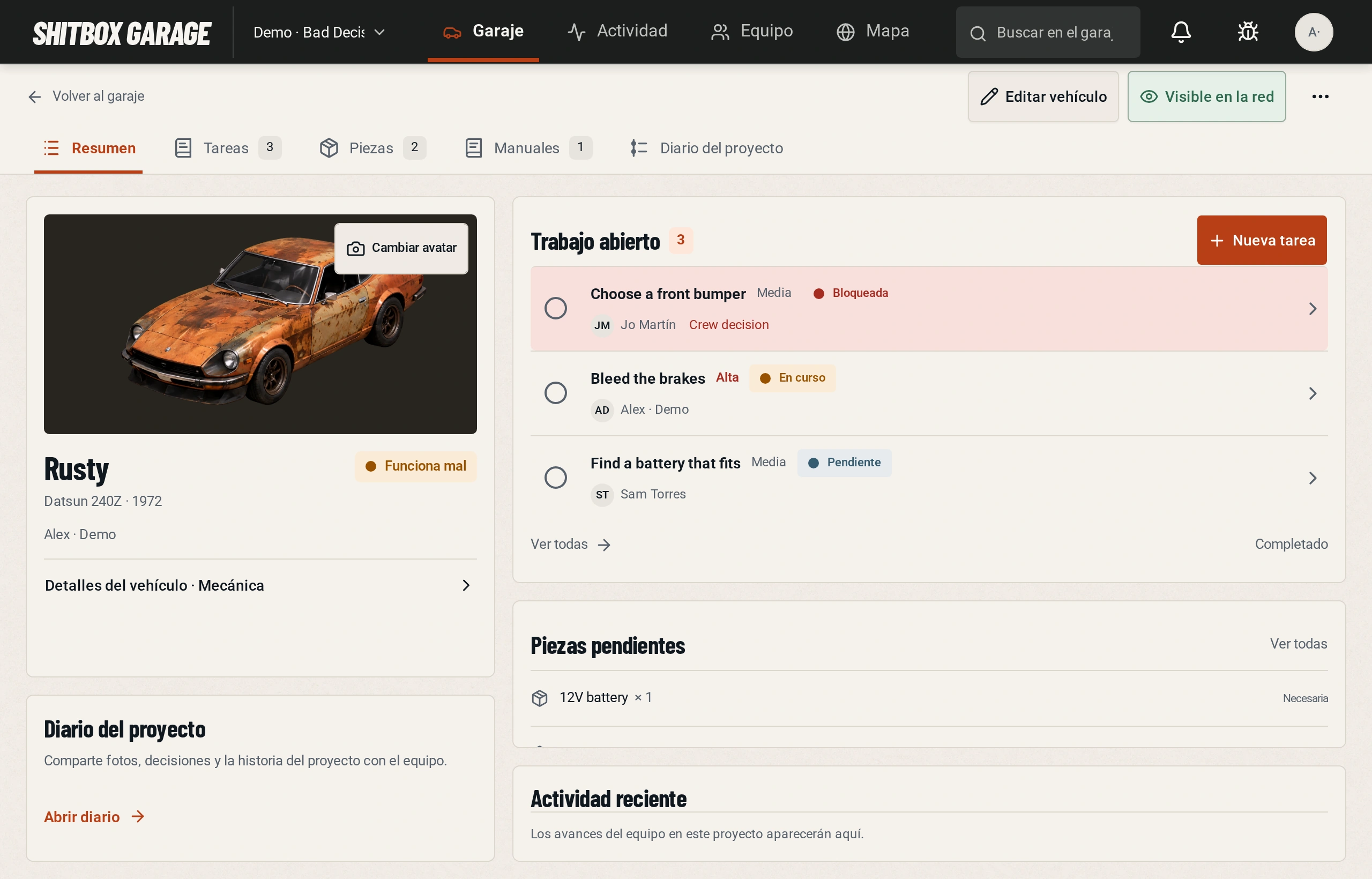 Pantalla de proyecto de Shitbox Garage, una vista real de la app con datos de ejemplo y un vehículo ilustrado